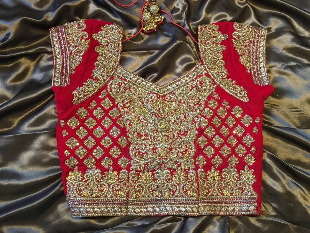 Red bridal lehenga thumbnail 3