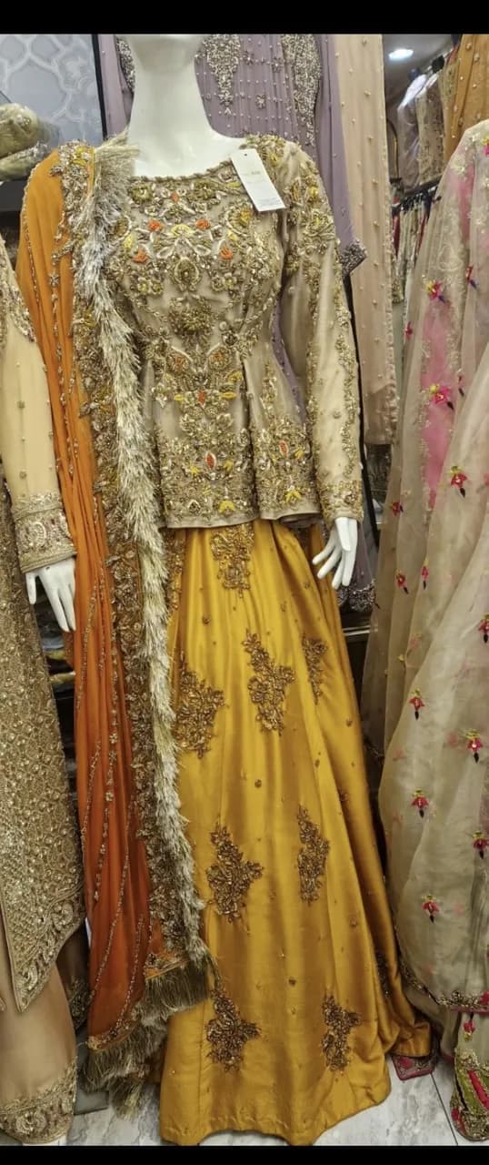Bridal mehndi lengha — image 1