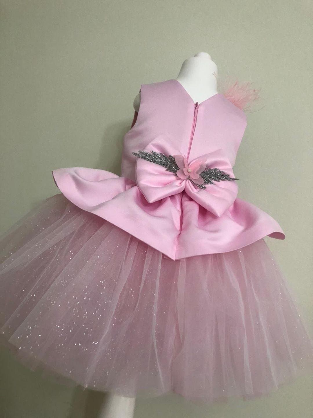 Girls princess dress — image 1
