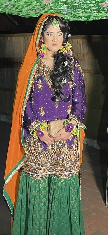 Mehndi outfit with matching artificial jewellery — image 1