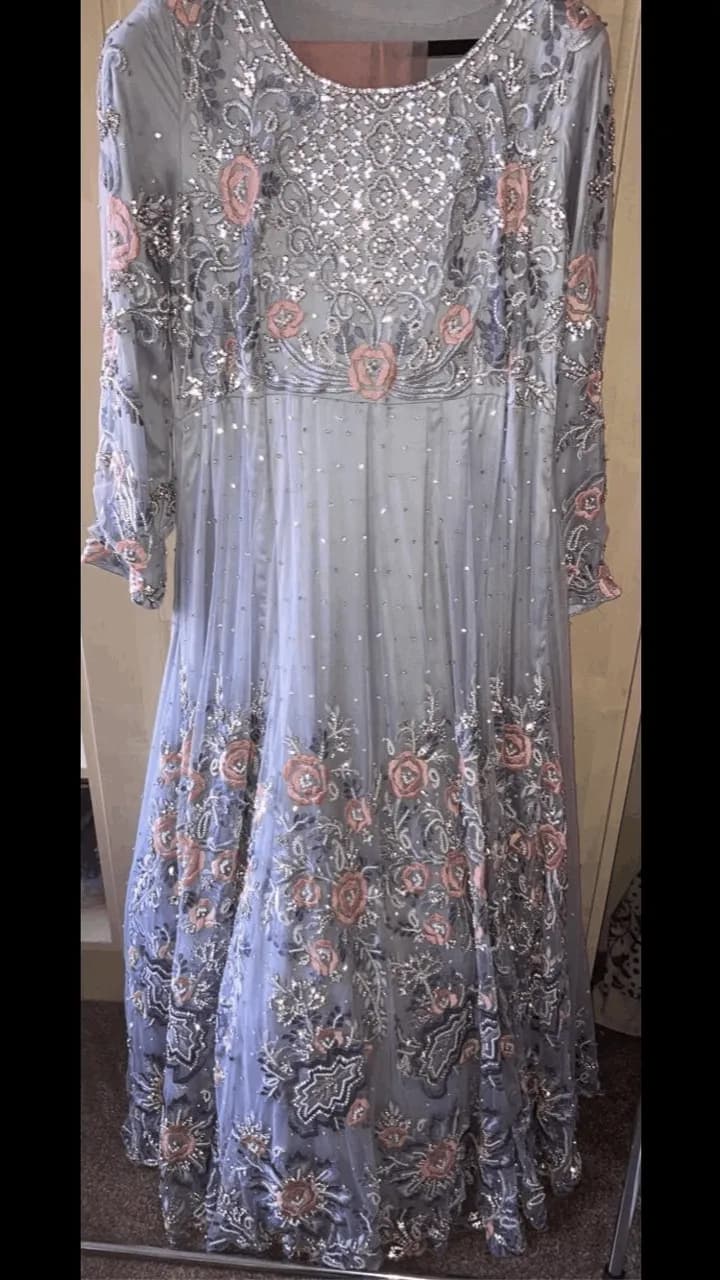 Wedding dress — image 1