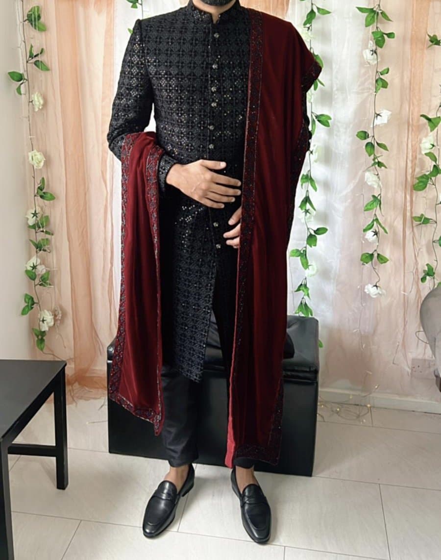 Black sherwani with velvet dupatta — image 1