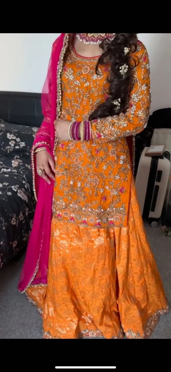 mendhi lehenga — image 1